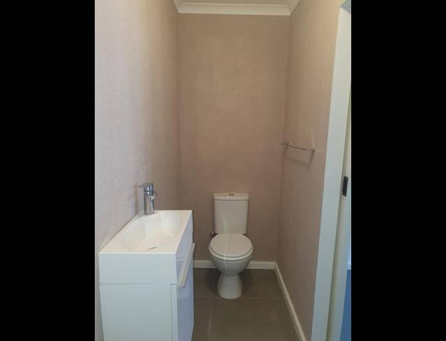 1 BEDROOM PROPERTY TO RENT IN WALMER ESTATE